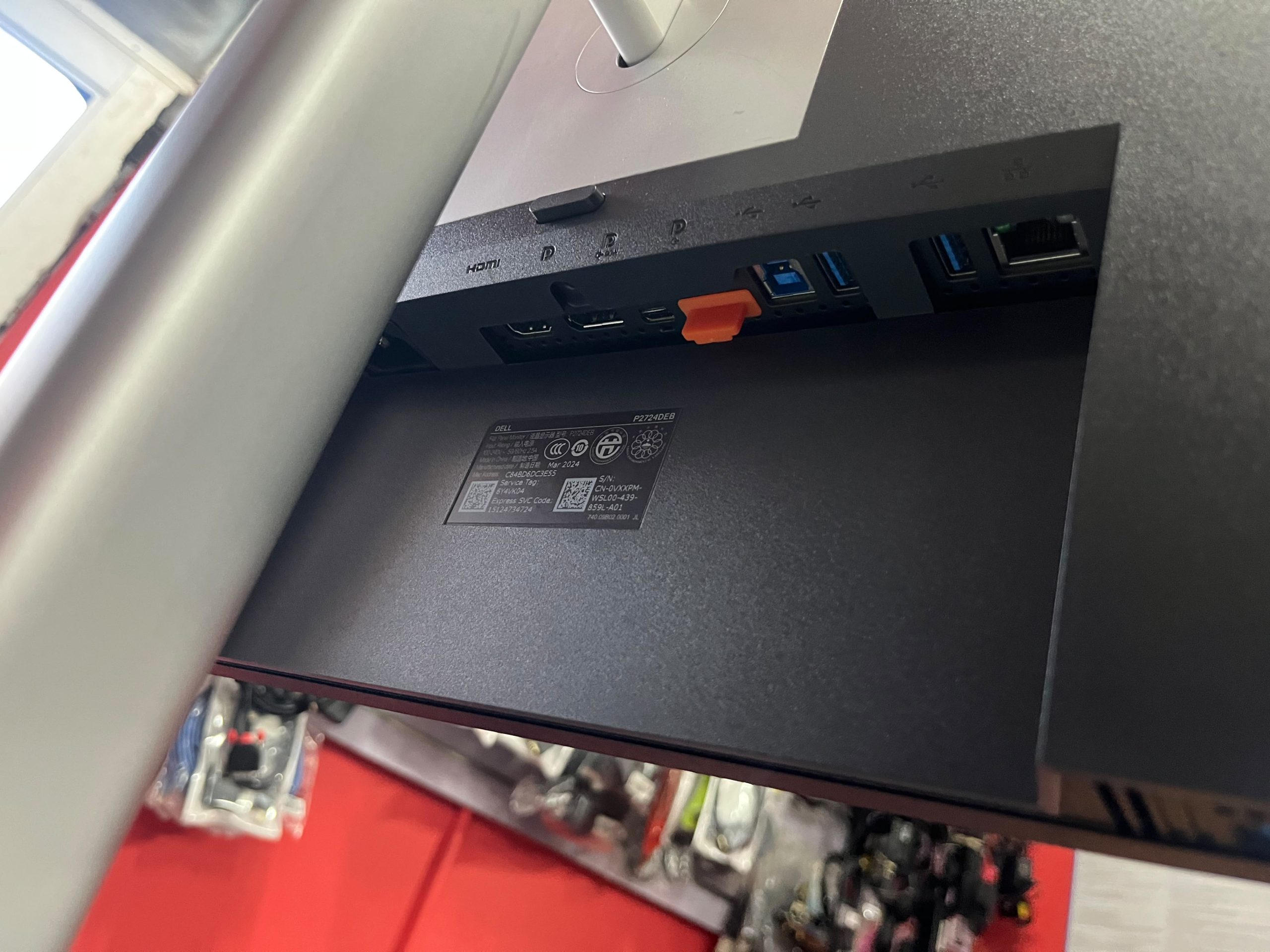 Dell Pro P2726DEB conferencing monitor - Image 4